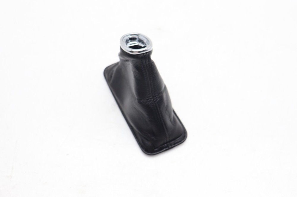 06-10 INFINITI M35 A/T SHIFT BOOT BLACK E3046
