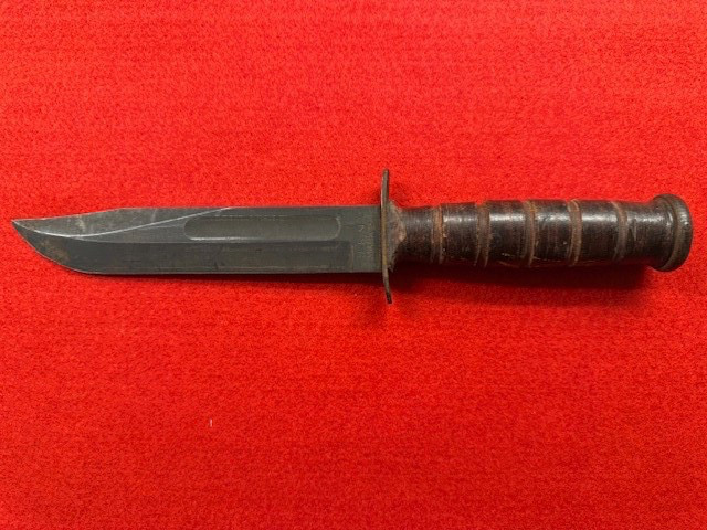 CAMILLUS USN WW2 MK 2 FIGHTING KNIFE IN BM CO SHEATH (760)
