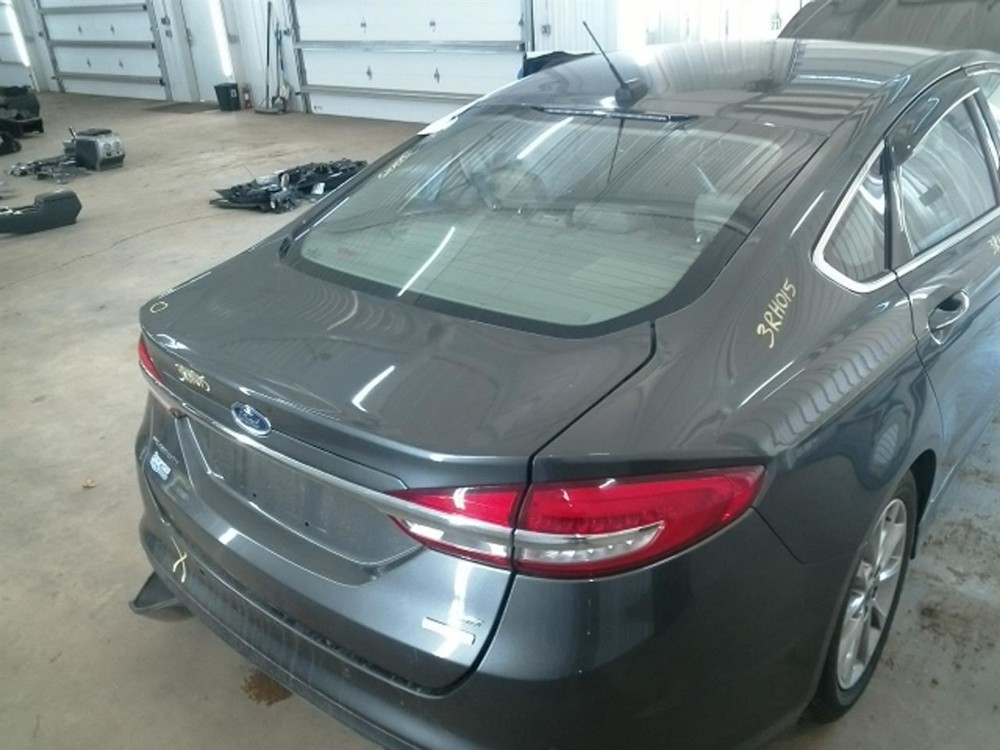 FUSION 2017 High Mounted Stop Light 104884332