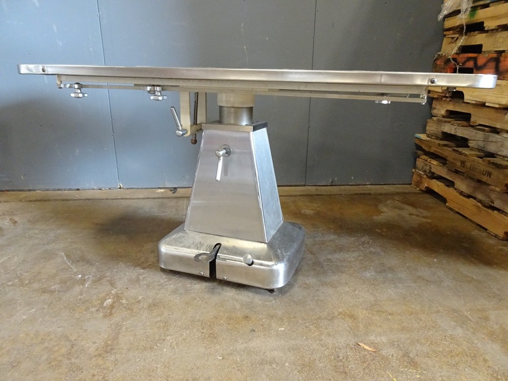Shore-Line Mobile Adjustable Hydraulic Veterinary Surgery Table - Needs Work