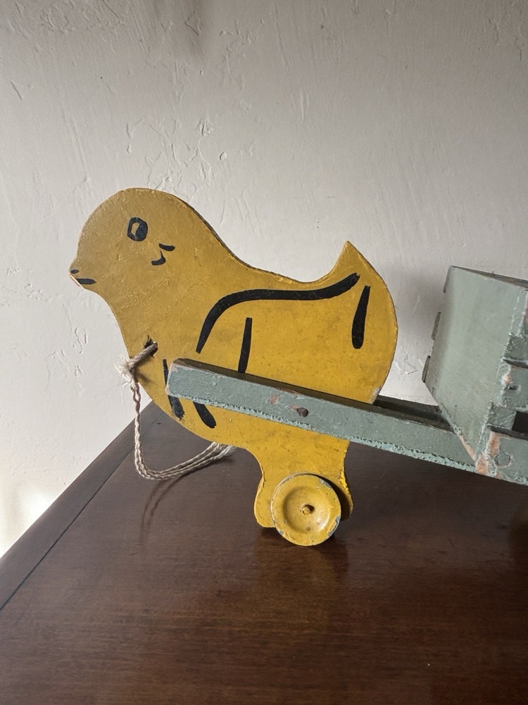 ANTIQUE WOODEN HANDMADE BABY CHICK PULLING WAGON PULL TOY RARE EASTER DECOR