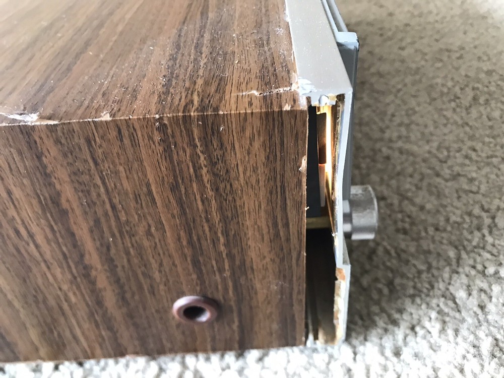 Rare Vintage Sansui 1010 Stereo Receiver. Powers Up, Cracked, Read.