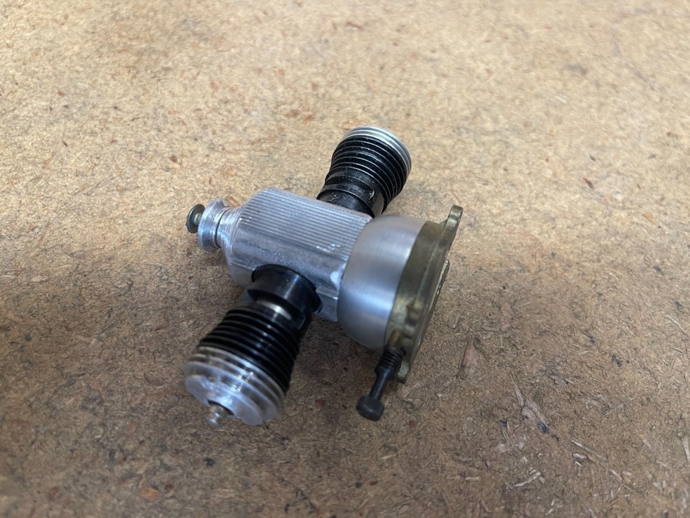 Cox .098 Flat Twin Control Line Or Free Flight Airplane Engine