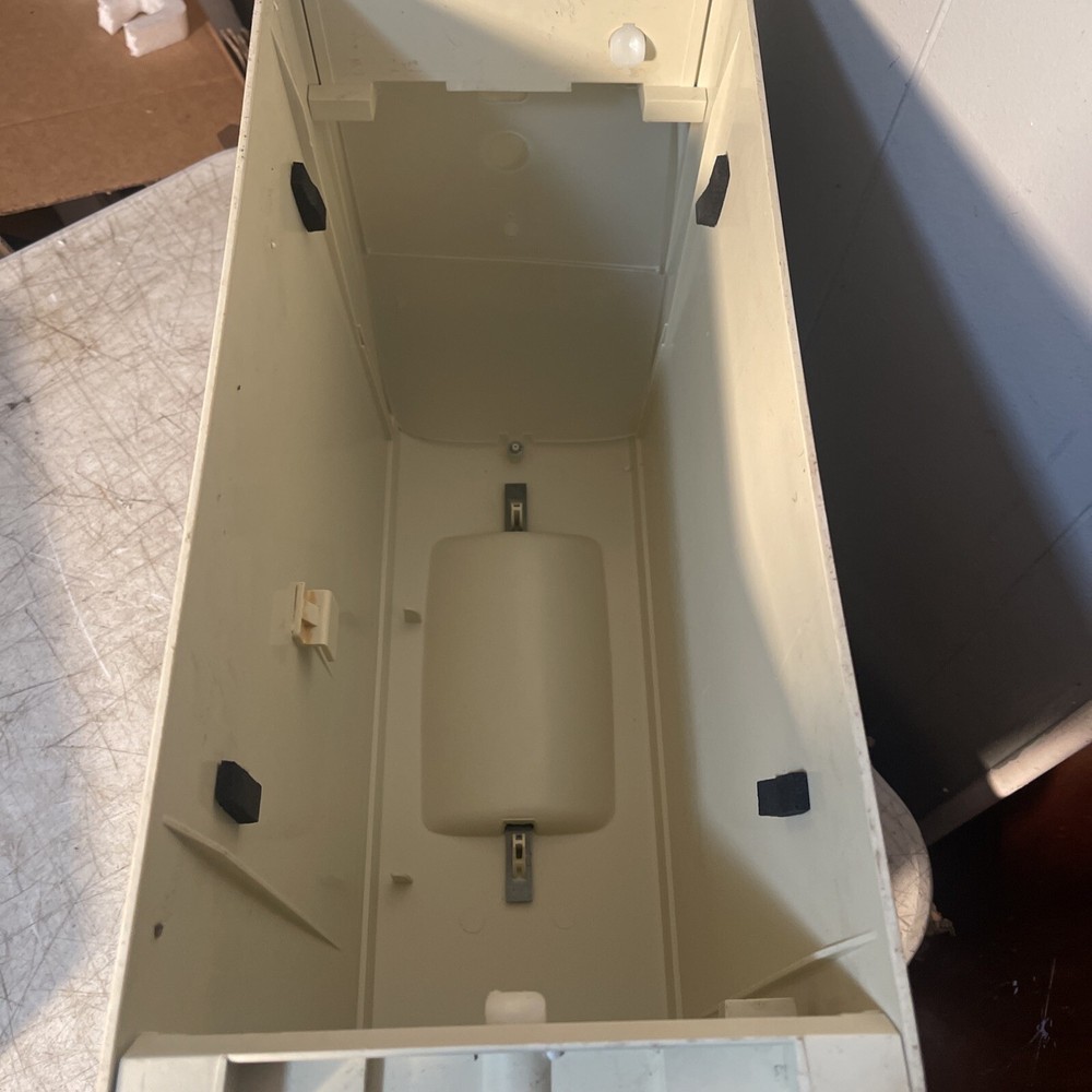 Cover/Lid/Case for Singer Creative Touch Sewing Machine Will Fit Many Models.