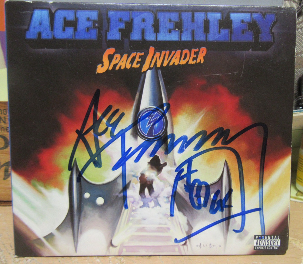 ACE FREHLEY SIGNED DIGIPAK CD "SPACE INVADER" KISS - A GREAT PIECE FOR DISPLAY