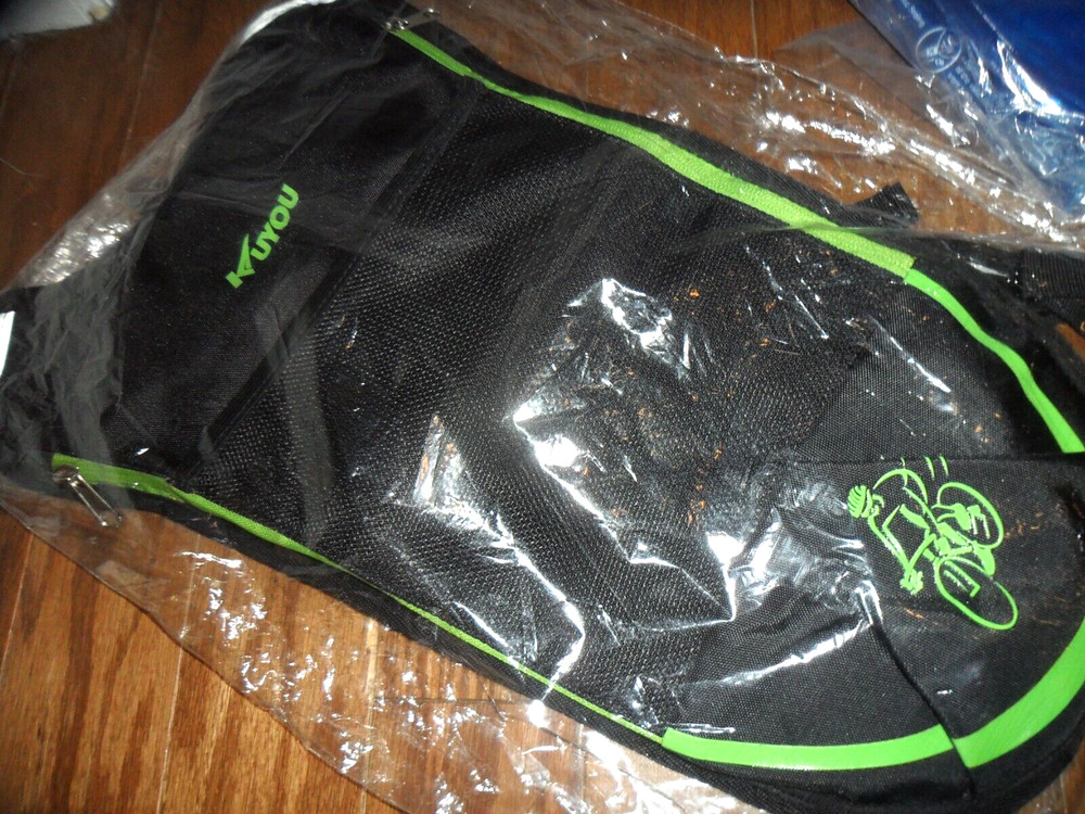 Hydration backpack Kuyou hydration pack. Biking, hiking, running.