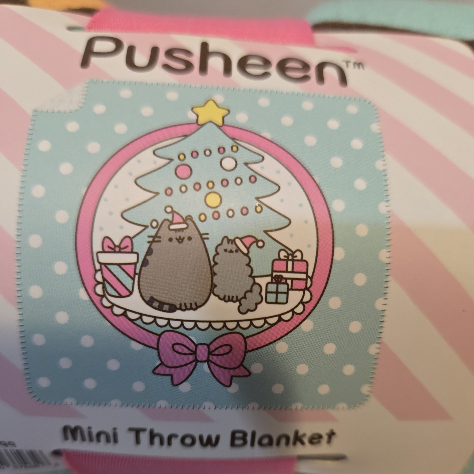 NWT Pusheen Cat Bed Mini Christmas Throw Blanket Cuddler Pet Holiday Culturefly