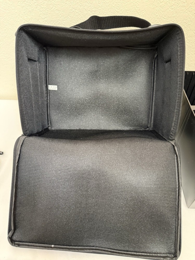 Vintage 2000s Case Logic 30 CD Carrying Case Bag Storage w/Strap