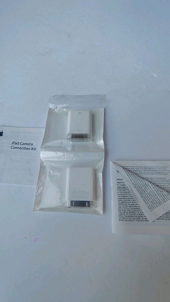 Apple iPad/iPod Camera Connection Kit - MC531ZM/A - USB & SD Card Reader New