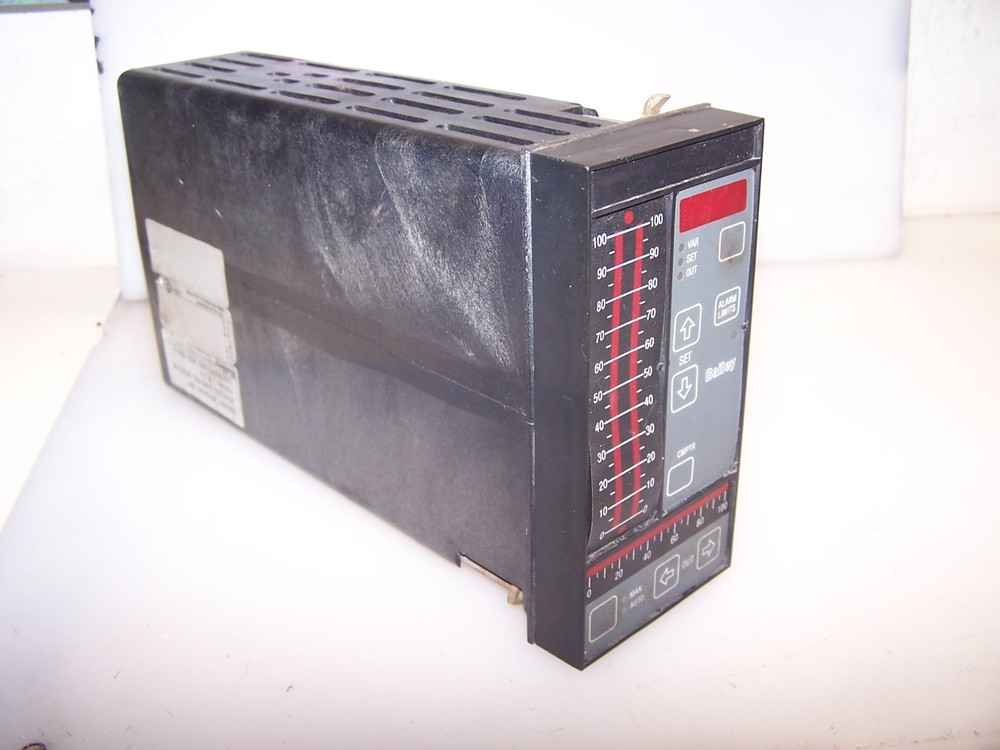 MOORE NETWORK 90 DIGITAL CONTROL STATION 24 VDC NDCS03