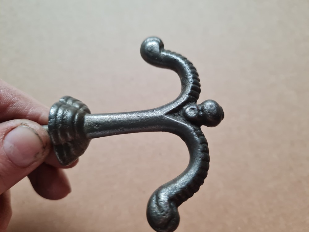 Vintage Cast Iron double Hook/ tie back/ ceiling hooks ??