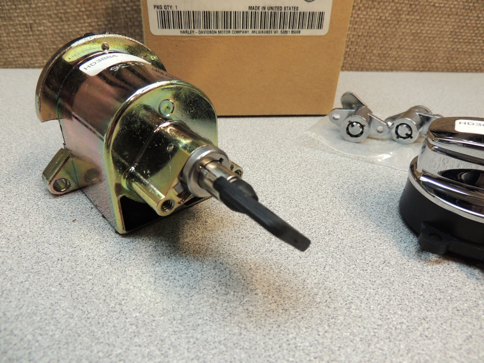 NOS Genuine Harley '94-00 Road King & '02 FLHRSE Complete Bike Keyed Lockset OEM