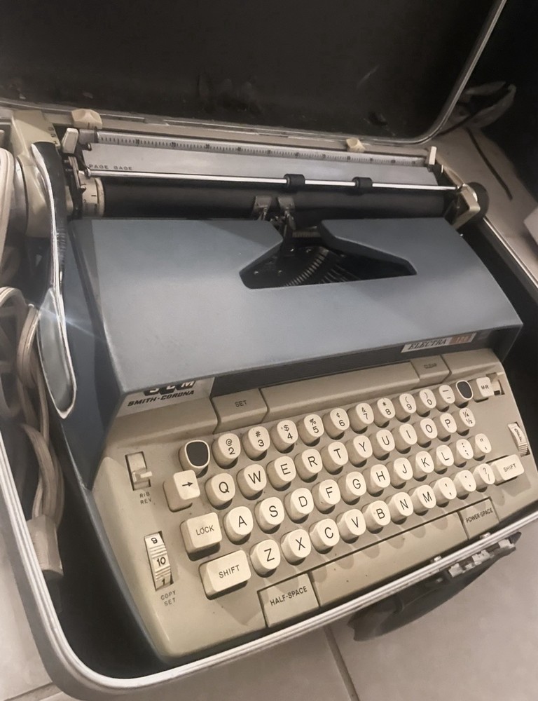 Smith Corona Electra 120 Portable Typewriter