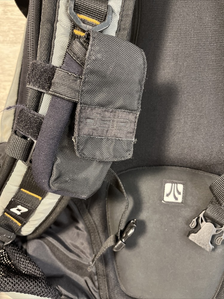 Ogio Recon Backpack Hiking Tek Spec Straps Pockets 2003 VGUC