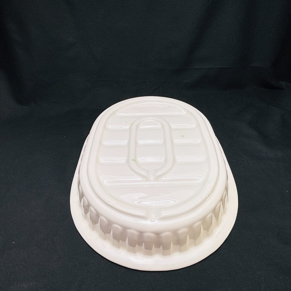 Serena Calif OR 97 USA Ceramic Baking Dish