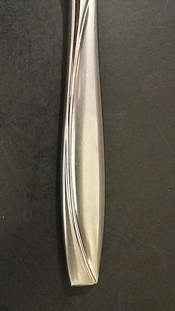 Oneida Camlynn stainless 9 1/2" solid handle dinner knife