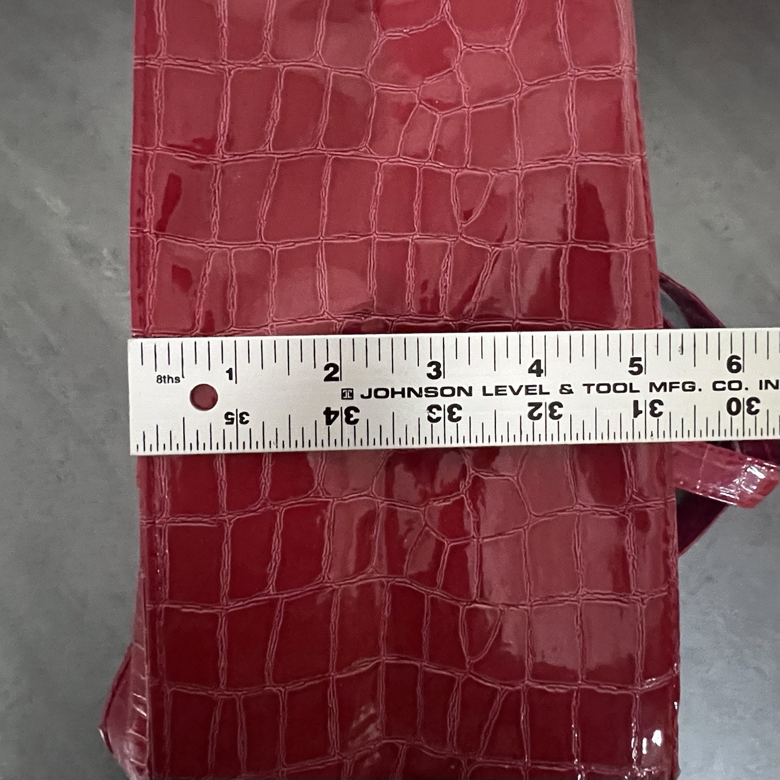 Walt Disney World Disneyland Resort Red Patent Leather Tote Bag Minnie Mouse Bow