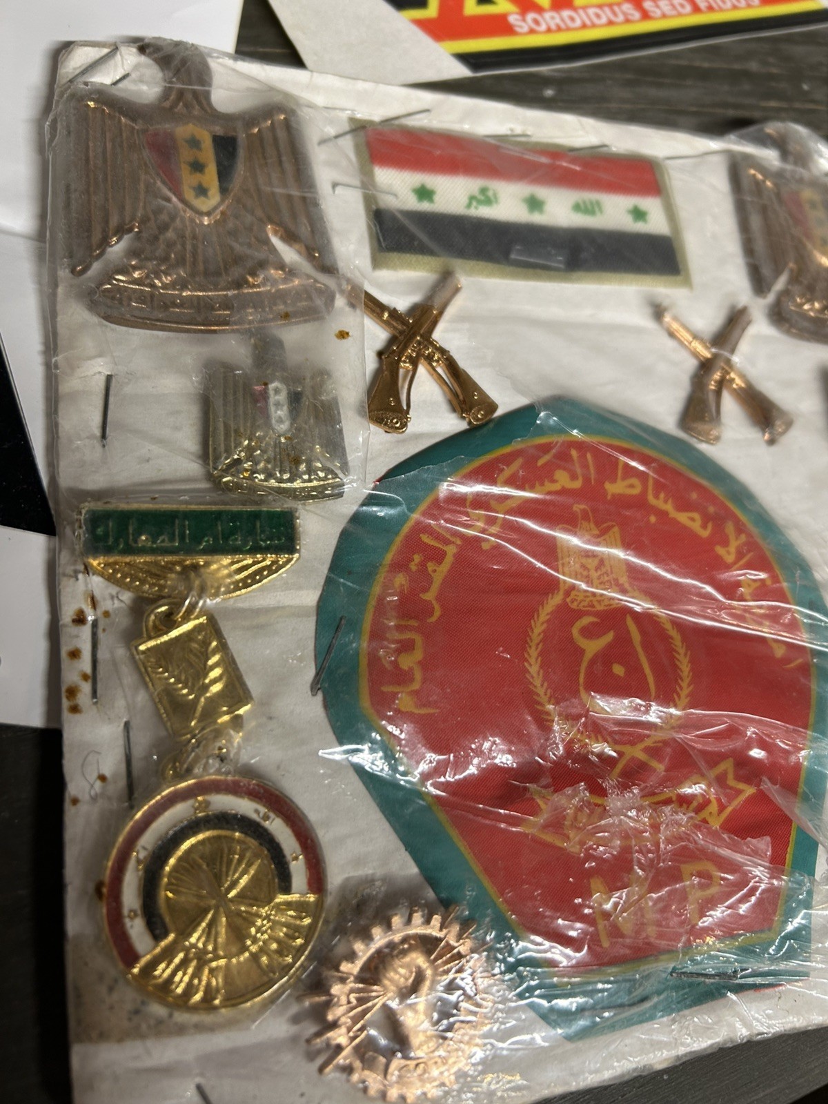 Desert Storm Iraq Gulf War REPUBLICAN GUARD Uniform Insignia, Medals, Souvenirs