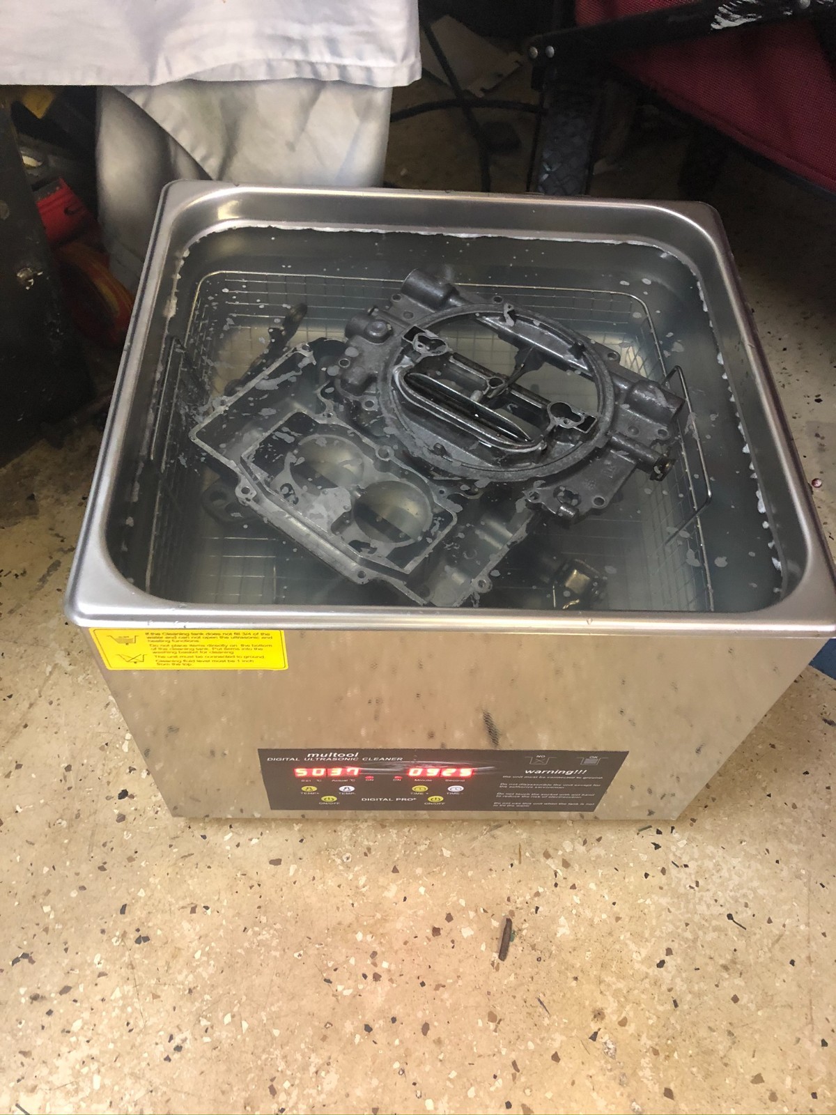 Edelbrock Remanufactured Carburetor 750 CFM Manual Choke # 1407