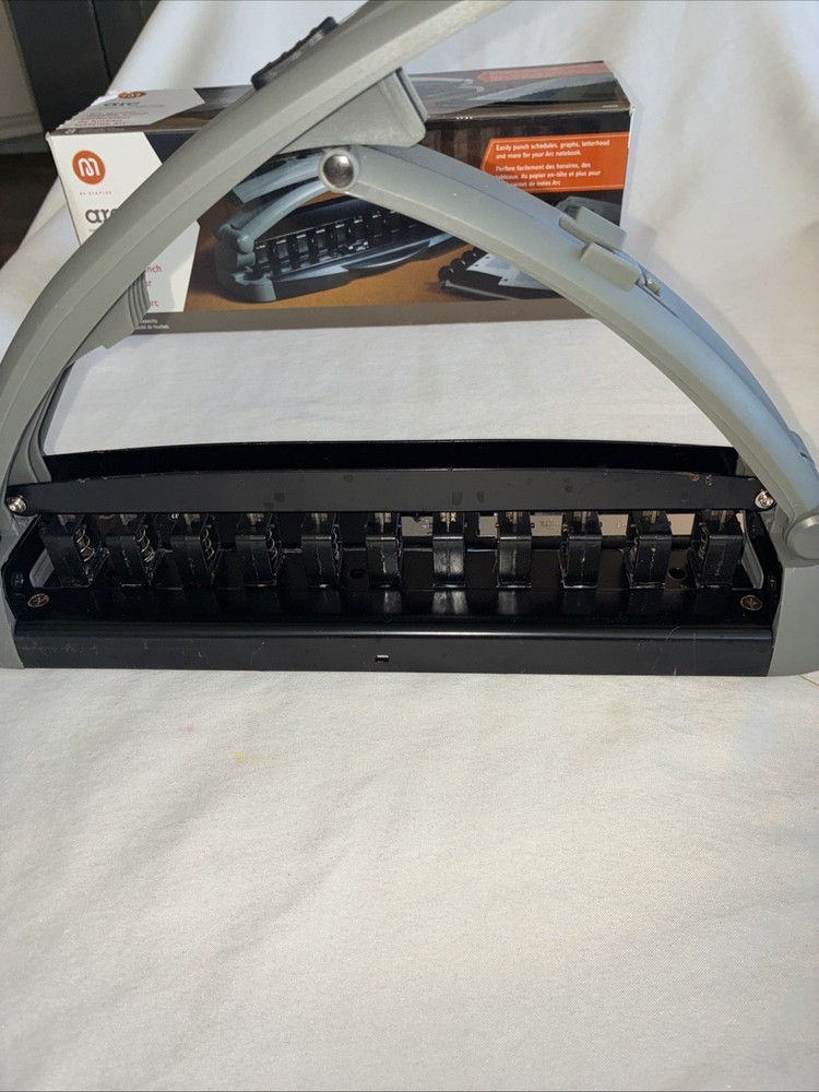 Staples Arc System 11-Hole Desktop Punch, 8-Sheet Capacity, Model 40836