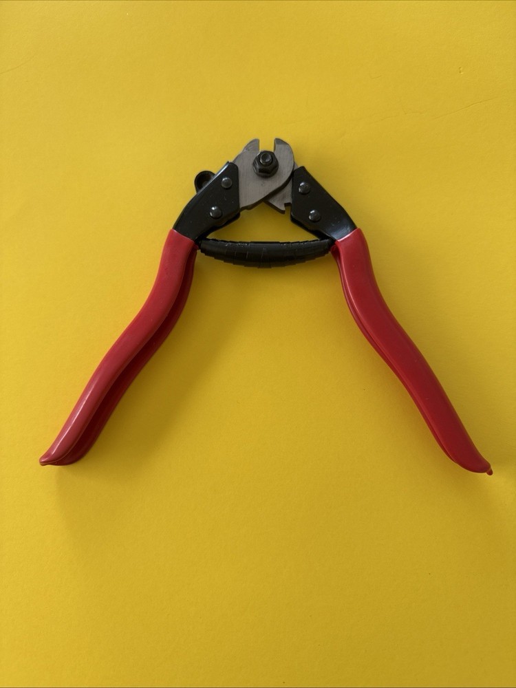 7.5” Hand Held Wire/Cable Cutter Tool