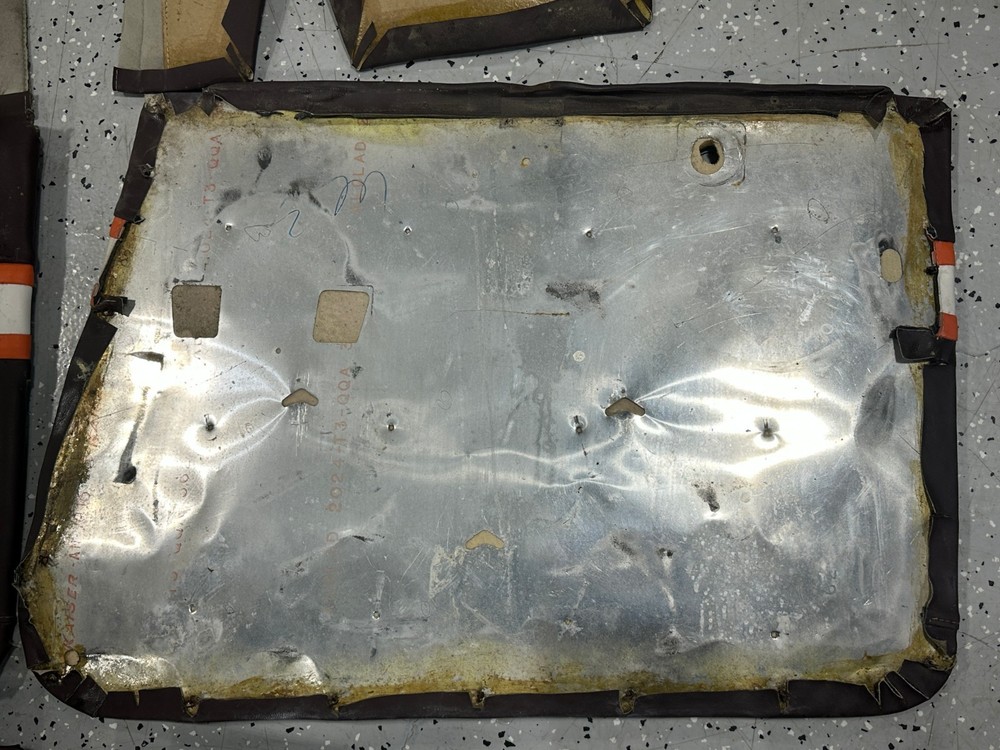 CESSNA 172 C CABIN INTERIOR PANELS - LOWER