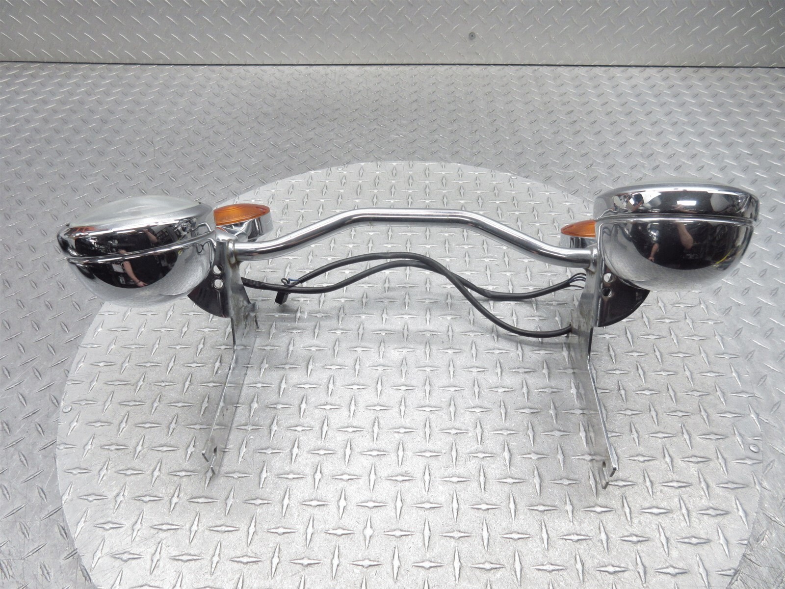 2011 Harley Electra Glide Classic FLHTC Front Fog Turn Signal Light Bar Bracket