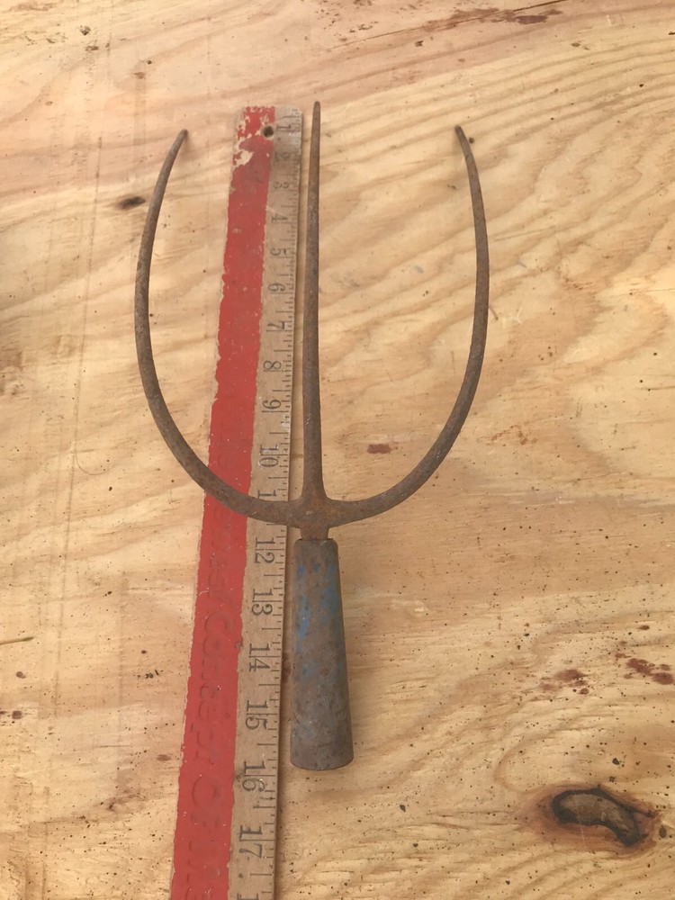 Fork Rake Head 3 Thines Rusty Rustic no handle Original Vintage Primitive Metal