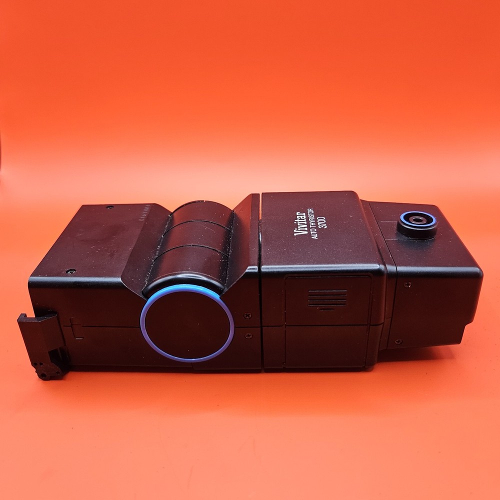 Vivitar Auto Thyristor 3700 Camera Flash Attachment - Very Nice With Case