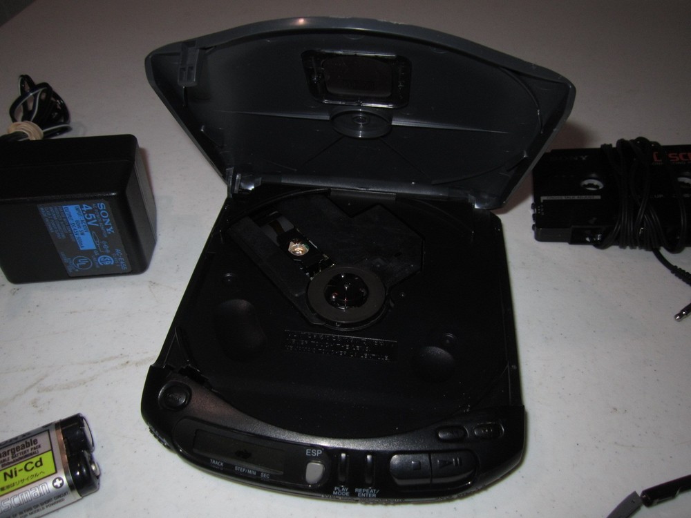 Sony Discman D-232 CD Player ESP MEGA BASS Tested Working W/Everything Original