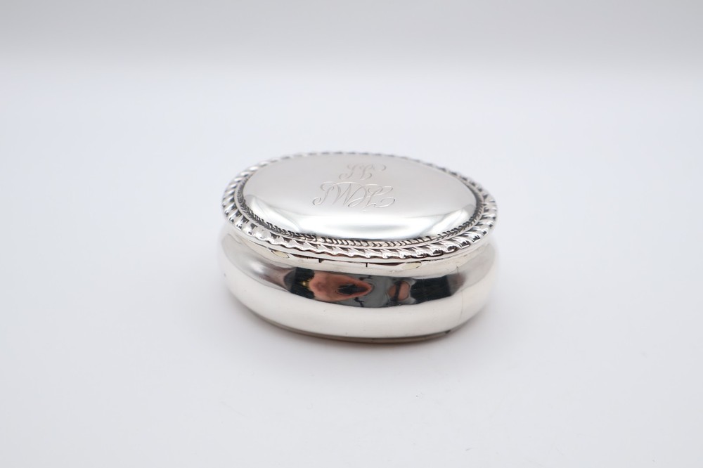 Quality Antique Solid Silver Oval Snuff Box Hallmarked Birmingham 1896