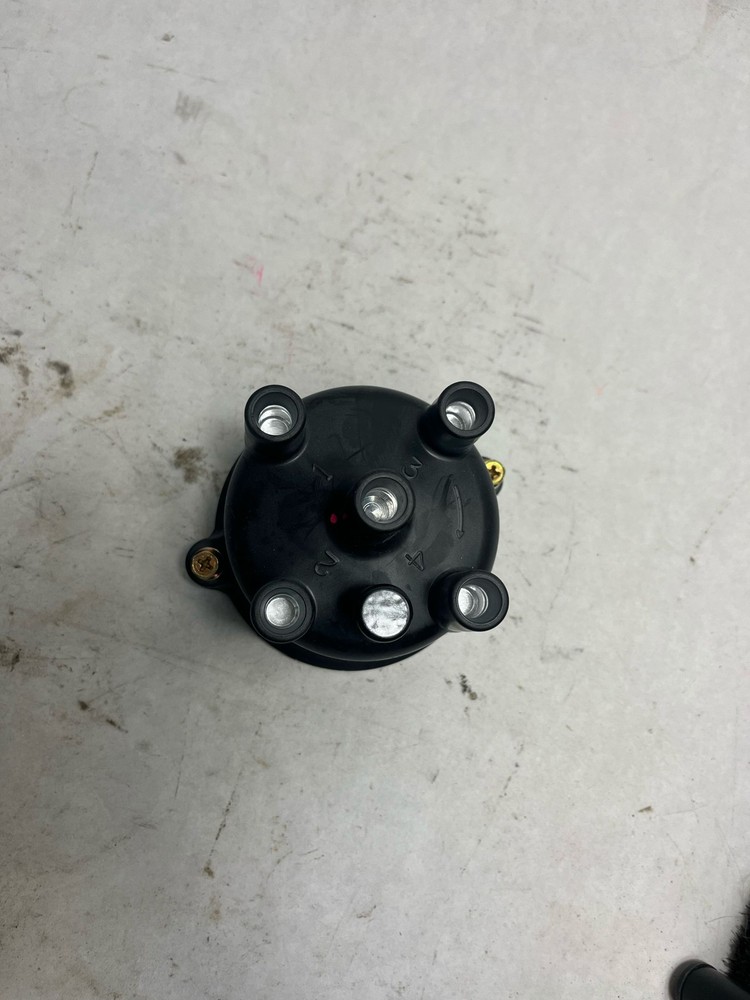 NOS CARQUEST OEM 24139 Distributor Cap