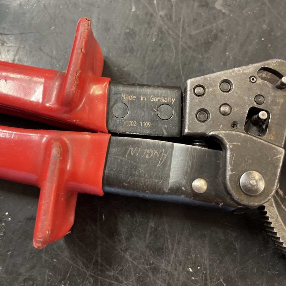Klein Tools 63060 Ratcheting Cable Cutter
