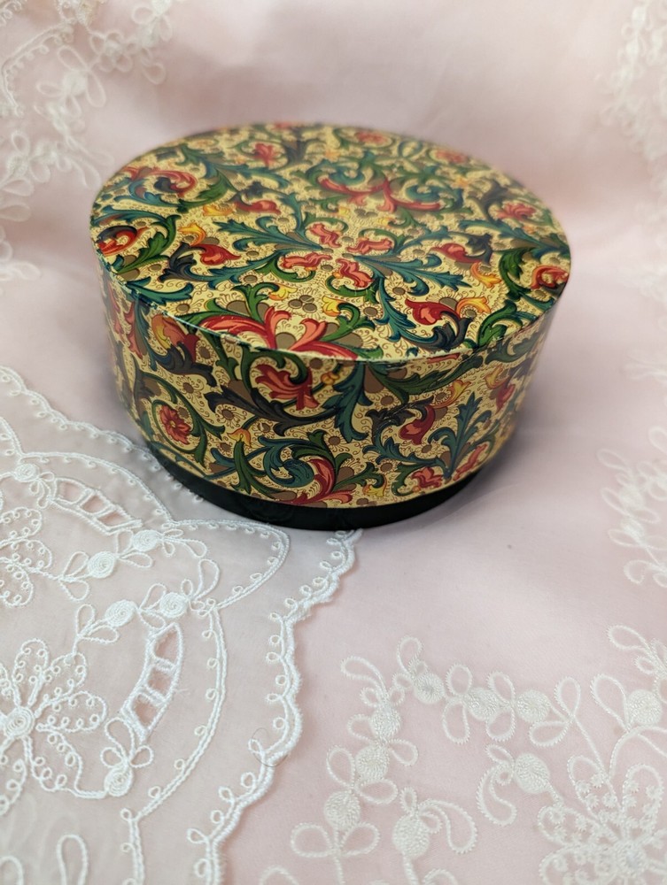 Seven Winds Dusting Powder With Fleur De Lis Style Keepsake Box