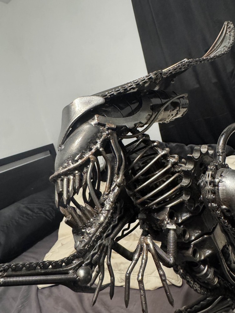 metal sculptures alien