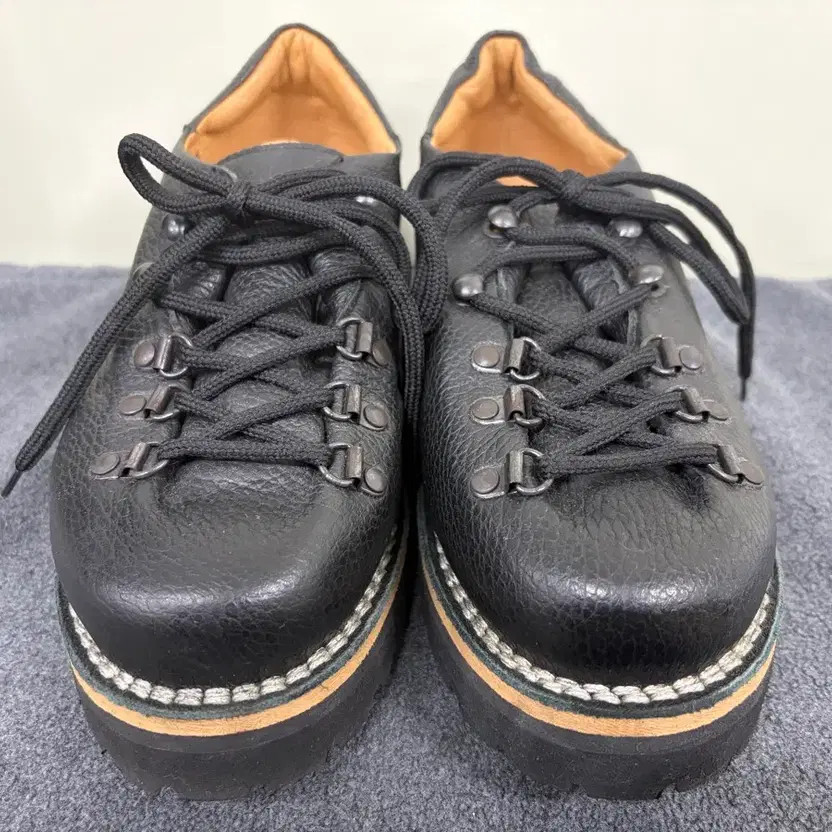 Solovierre Boots - New Official