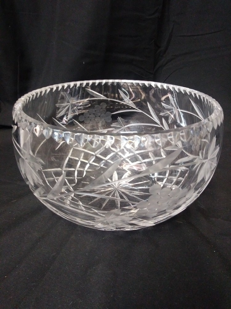 GLASS FRUIT BOWL