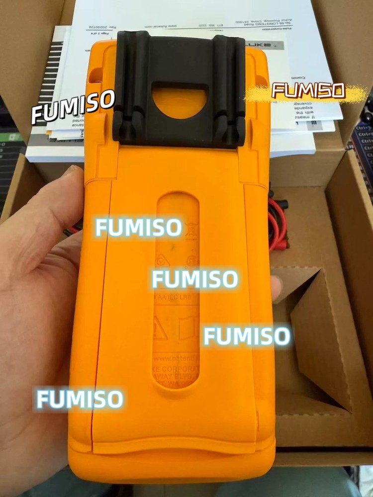 FLUKE 726 PRECISION MULTIFUNCTION CALIBRATOR / stock