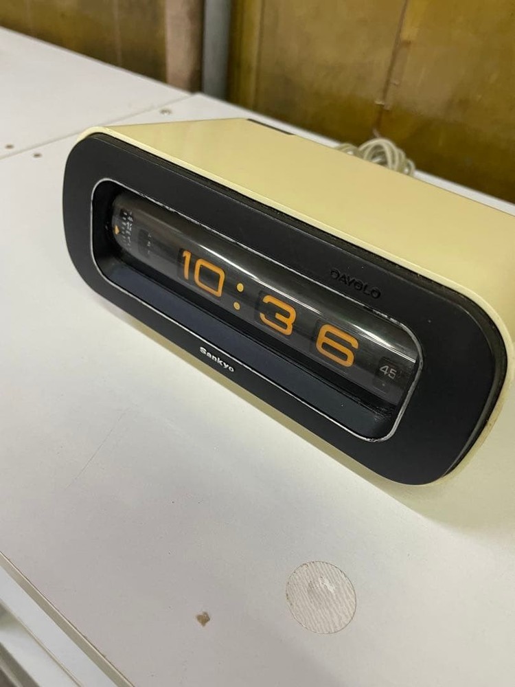Sankyo patter clock