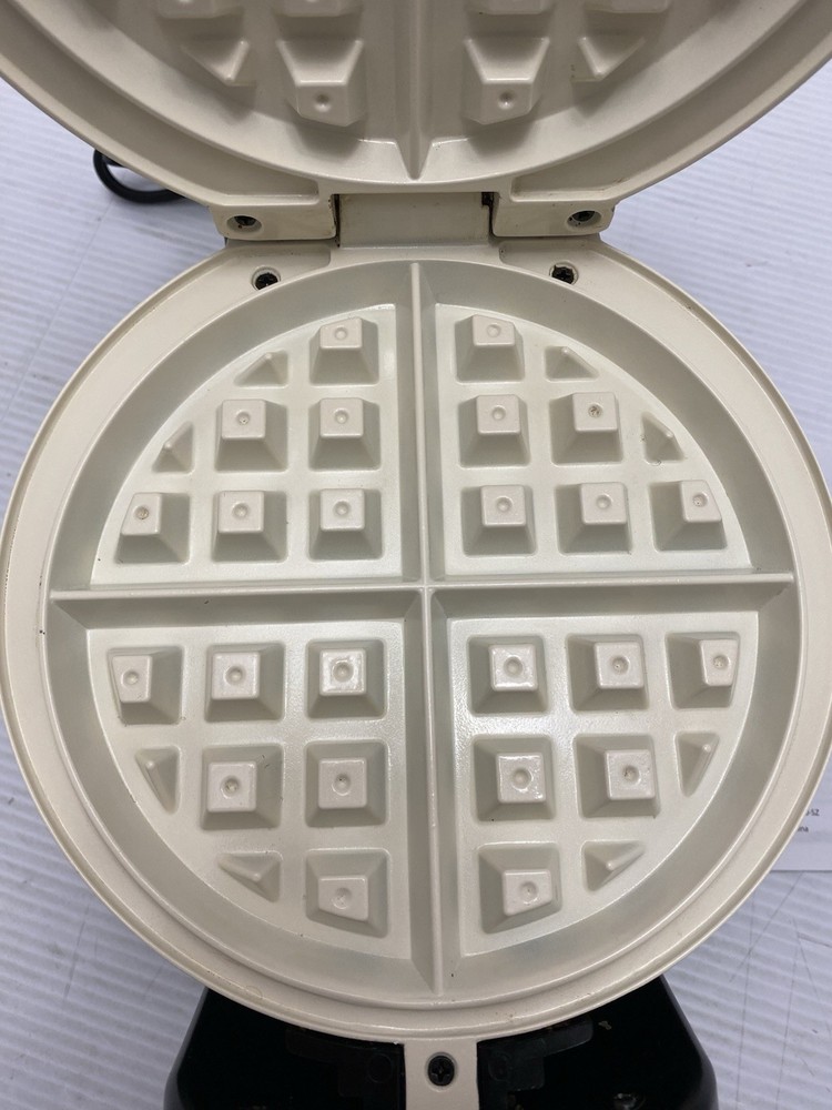 Oster Flip Belgian Waffle Maker Temp Control Non Stick Easy Clean W/ User Guide