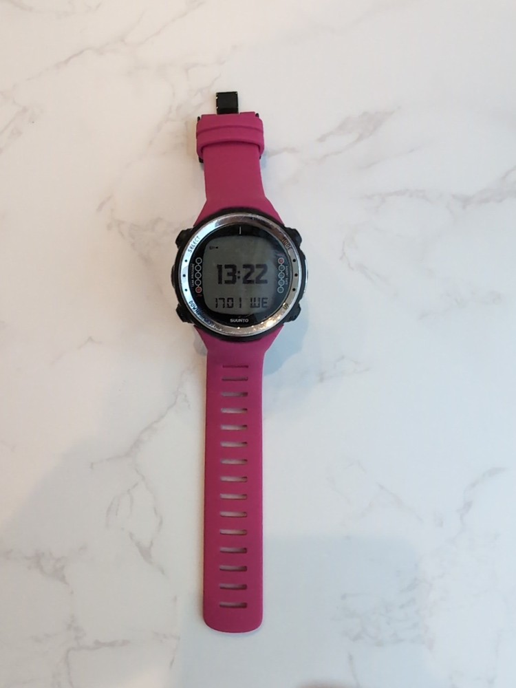 SUUNTO D4i SCUBA DIVING COMPUTER