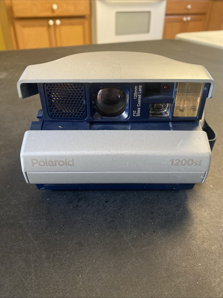 Polaroid Camera 1200 SI