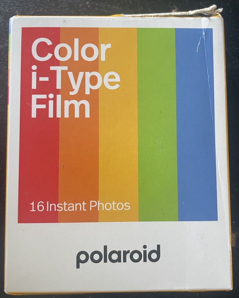 Polaroid Essentials Box: Film Camera with Automatic Focus & Polaroid 600 Format