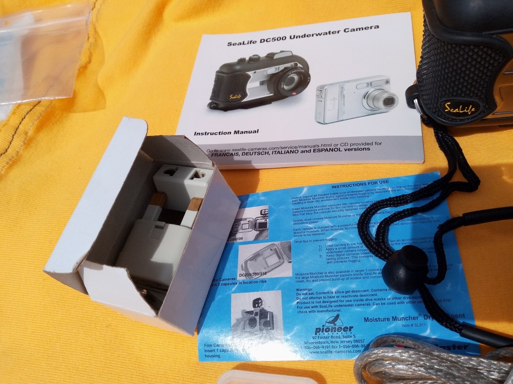 Sea Life Dc500 underwater Dive Camera SIX battery's COMPLETE with CASE & STROBE