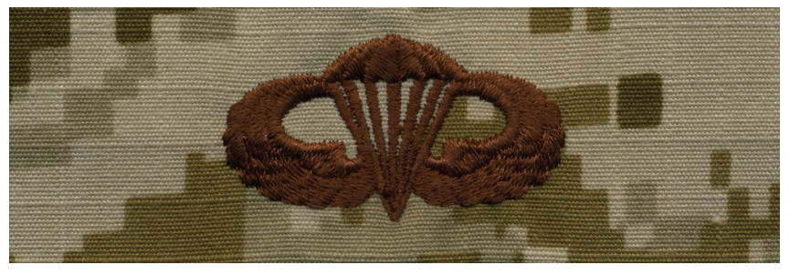Vanguard NAVY EMBROIDERED BADGE: BASIC PARACHUTIST - DESERT DIGITAL