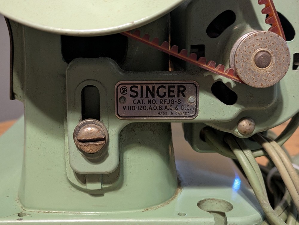 SINGER Model 185J Sewing Machine