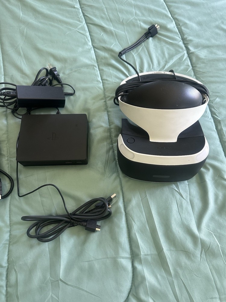 Sony PlayStation PS VR Bundle VR1 1st Generation PS4 Headset Motion