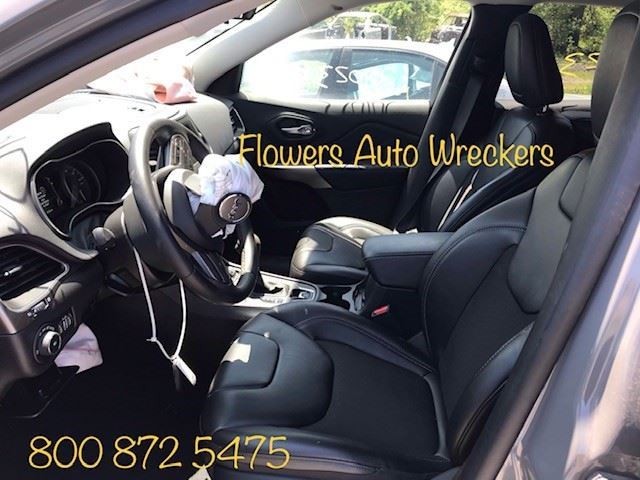 CHEROKEE 2019 Camera/Projector 717198