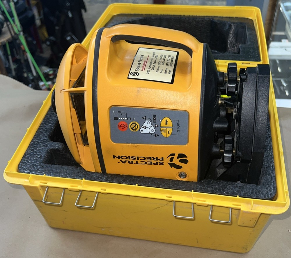 SPECTRA-PHYSICS LASERPLANE WITH CASE Model 1462