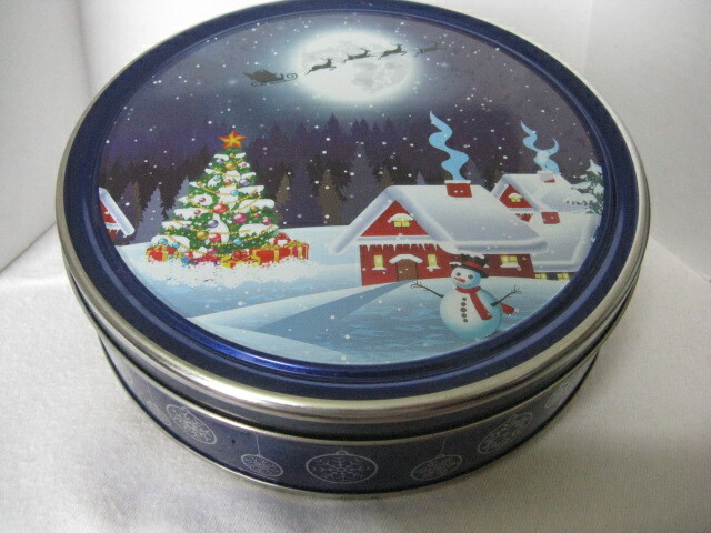Christmas Round Tin ~ **Gift Idea